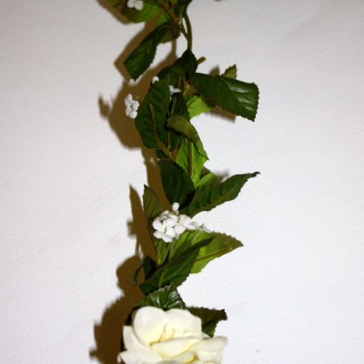 White Rose Garland